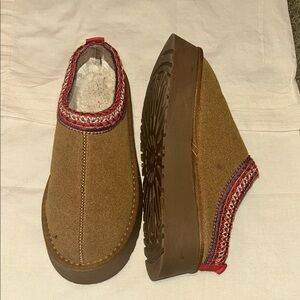 Tasman look alike slippers